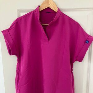 Scrub top - magenta, small. Garde Malade